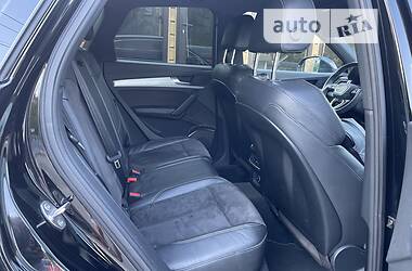Позашляховик / Кросовер Audi Q5 2018 в 