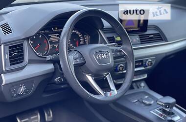 Позашляховик / Кросовер Audi Q5 2018 в 