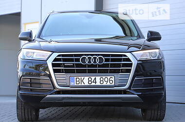 Внедорожник / Кроссовер Audi Q5 2017 в 