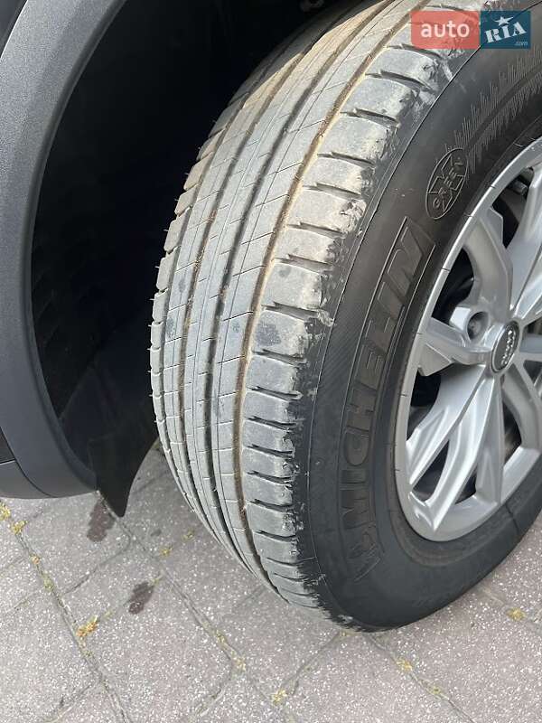 Внедорожник / Кроссовер Audi Q5 2019 в Ивано-Франковске