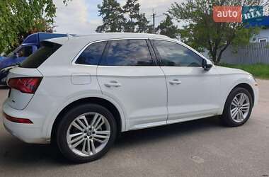 Внедорожник / Кроссовер Audi Q5 2018 в 