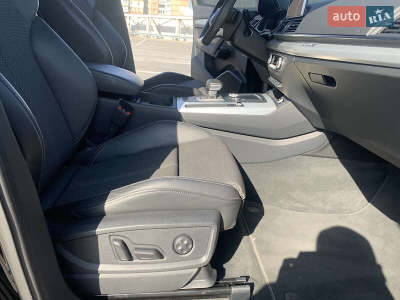 Позашляховик / Кросовер Audi Q5 2019 в Києві