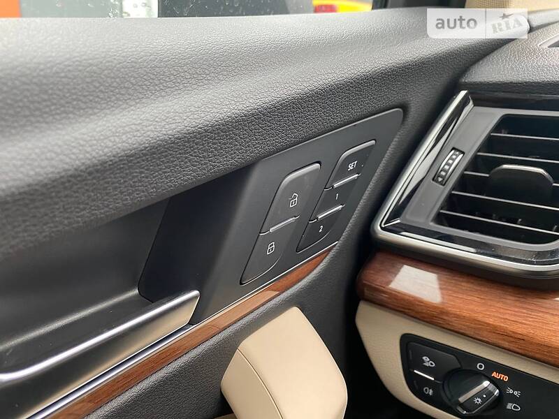Позашляховик / Кросовер Audi Q5 2021 в Львові