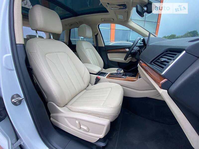 Позашляховик / Кросовер Audi Q5 2021 в Львові