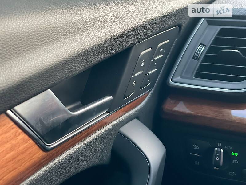 Позашляховик / Кросовер Audi Q5 2021 в Києві