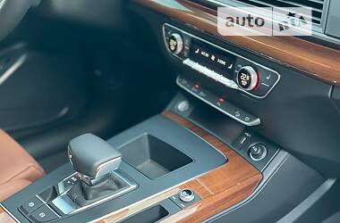 Внедорожник / Кроссовер Audi Q5 2021 в 
