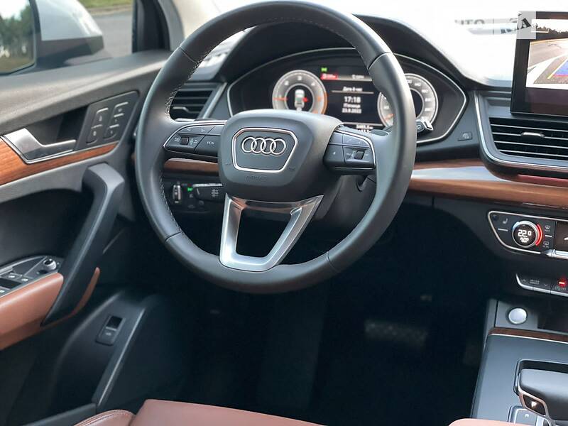 Позашляховик / Кросовер Audi Q5 2021 в Києві