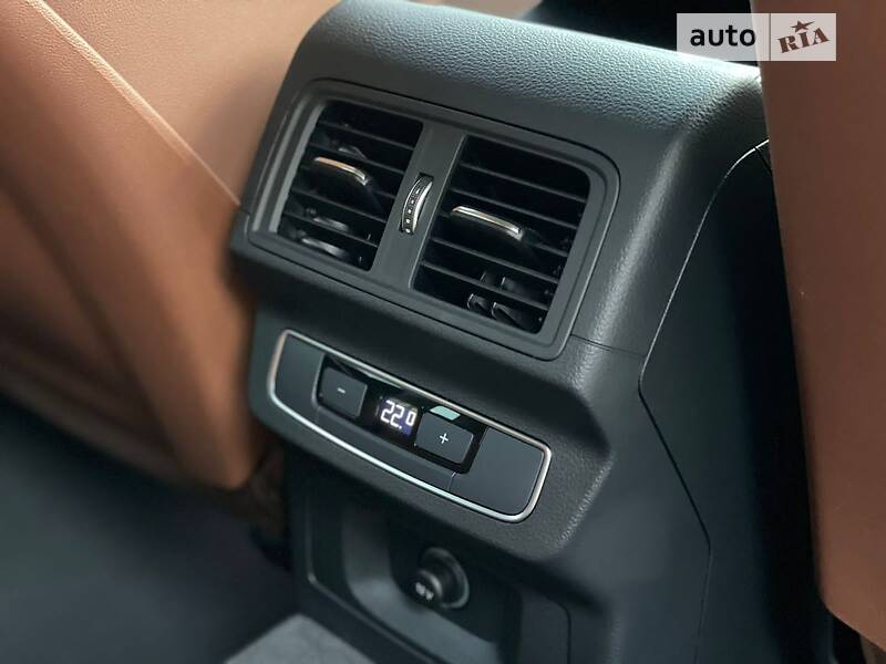 Позашляховик / Кросовер Audi Q5 2021 в Києві