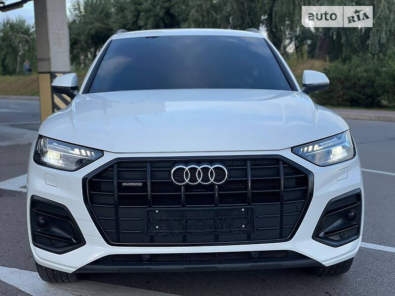 Позашляховик / Кросовер Audi Q5 2021 в Києві