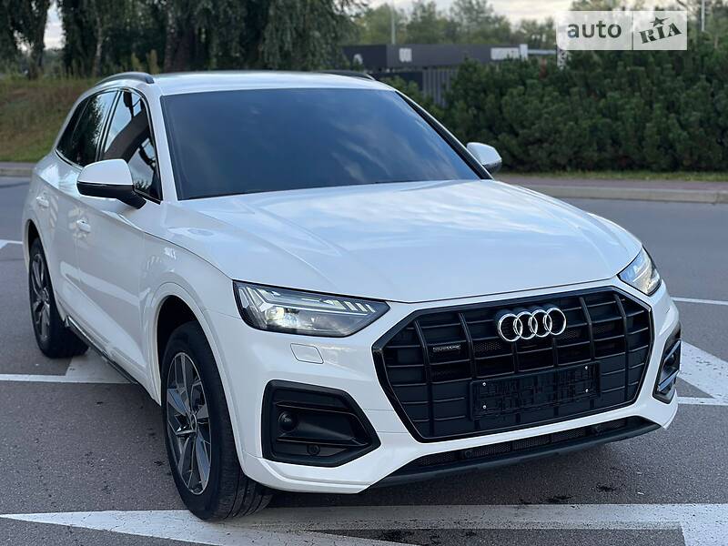 Позашляховик / Кросовер Audi Q5 2021 в Києві