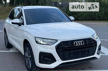 Внедорожник / Кроссовер Audi Q5 2021 в 