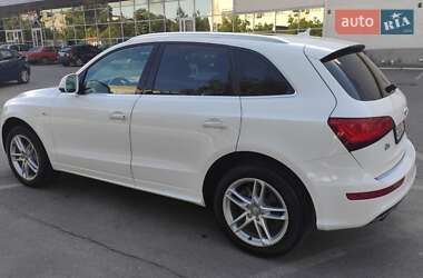 Внедорожник / Кроссовер Audi Q5 2015 в 