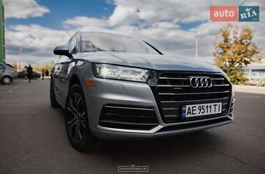 Внедорожник / Кроссовер Audi Q5 2018 в 