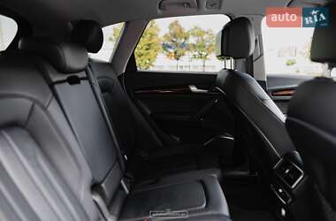 Внедорожник / Кроссовер Audi Q5 2018 в 