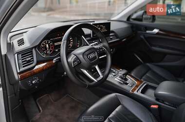 Внедорожник / Кроссовер Audi Q5 2018 в 