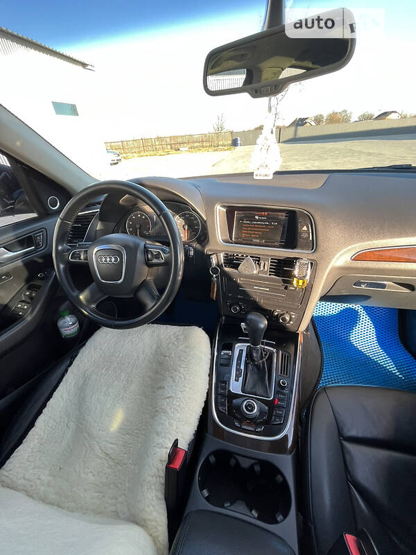 Внедорожник / Кроссовер Audi Q5 2010 в Калуше