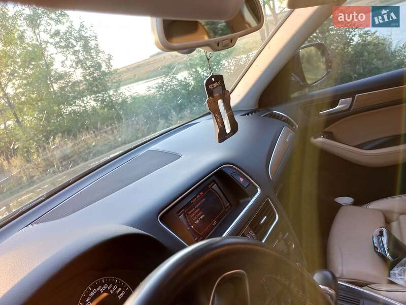Внедорожник / Кроссовер Audi Q5 2012 в Лозовой