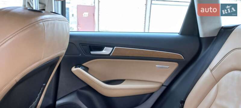 Внедорожник / Кроссовер Audi Q5 2012 в Лозовой