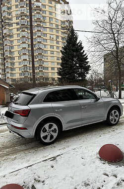 Позашляховик / Кросовер Audi Q5 2021 в 