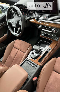 Позашляховик / Кросовер Audi Q5 2021 в 