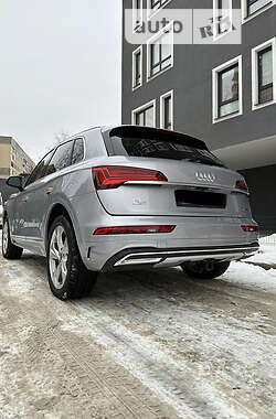 Позашляховик / Кросовер Audi Q5 2021 в 