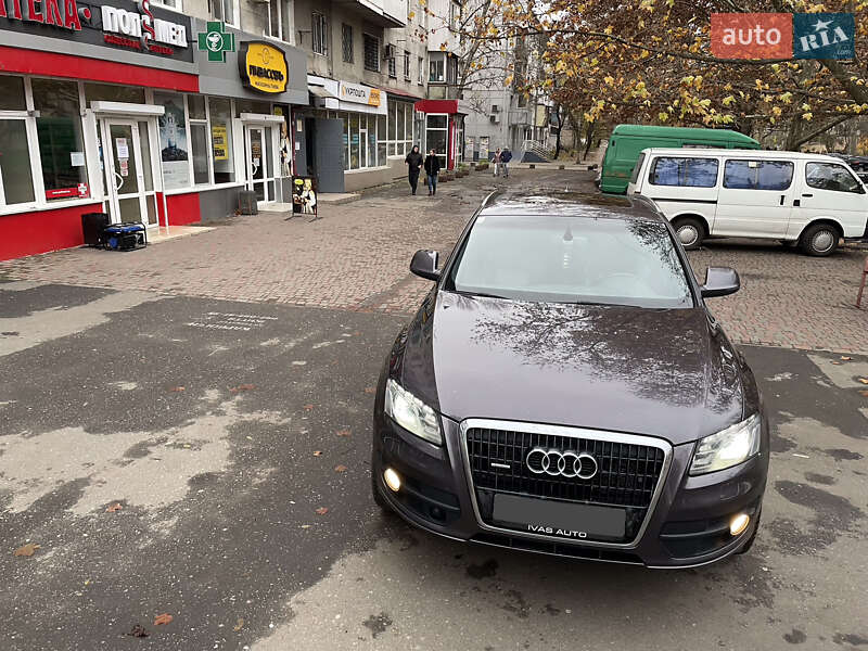 Внедорожник / Кроссовер Audi Q5 2010 в Одессе