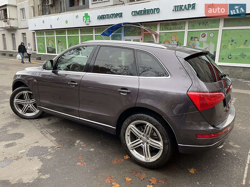 Внедорожник / Кроссовер Audi Q5 2010 в Одессе