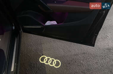 Внедорожник / Кроссовер Audi Q5 2018 в 