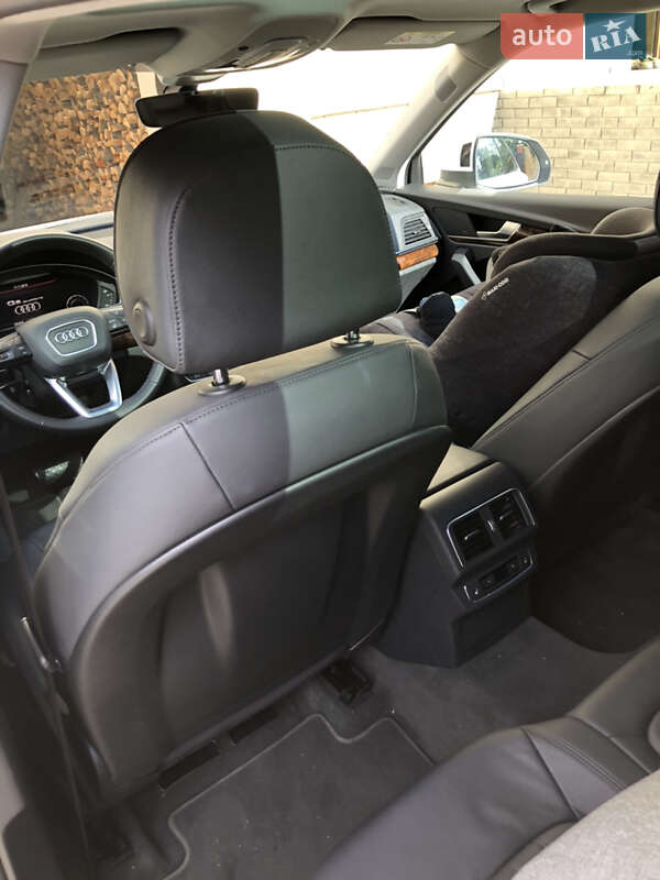 Позашляховик / Кросовер Audi Q5 2017 в 