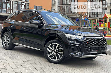Внедорожник / Кроссовер Audi Q5 2020 в 