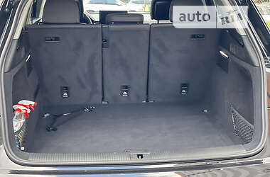 Внедорожник / Кроссовер Audi Q5 2020 в 