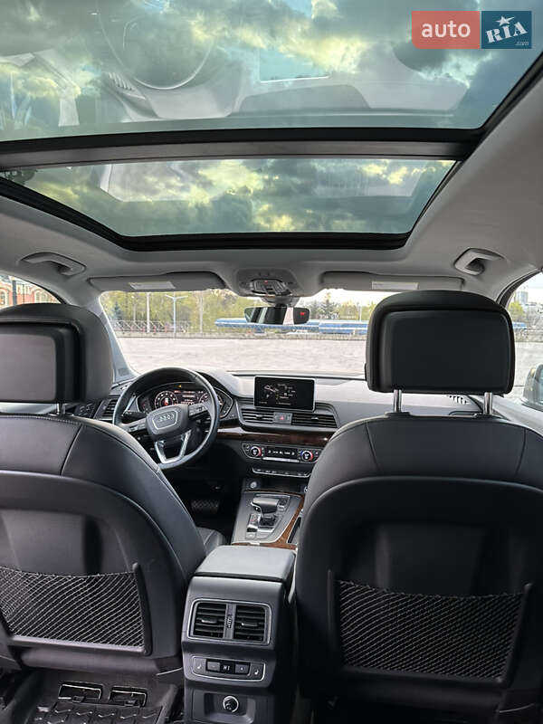 Внедорожник / Кроссовер Audi Q5 2017 в Харькове