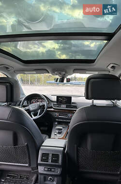 Внедорожник / Кроссовер Audi Q5 2017 в 