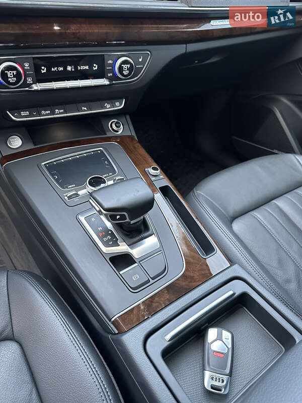 Внедорожник / Кроссовер Audi Q5 2017 в Харькове
