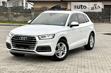 Внедорожник / Кроссовер Audi Q5 2018 в 