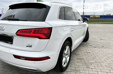 Внедорожник / Кроссовер Audi Q5 2018 в 