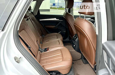 Внедорожник / Кроссовер Audi Q5 2018 в 