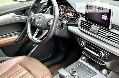 Внедорожник / Кроссовер Audi Q5 2018 в 