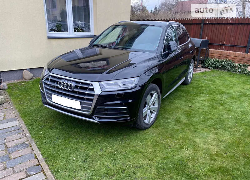 Позашляховик / Кросовер Audi Q5 2019 в 
