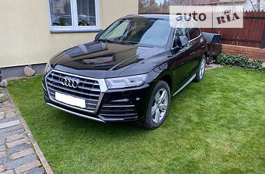 Позашляховик / Кросовер Audi Q5 2019 в 