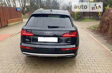 Позашляховик / Кросовер Audi Q5 2019 в 