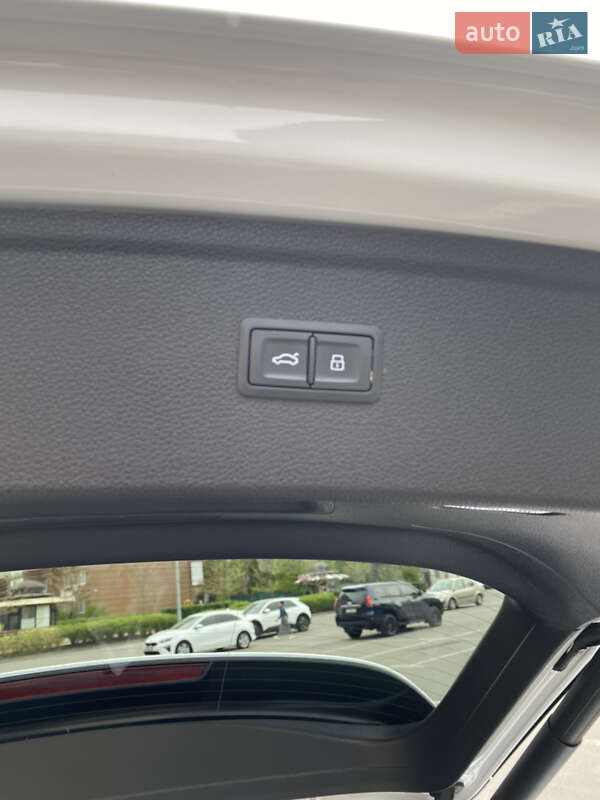 Внедорожник / Кроссовер Audi Q5 2019 в Киеве