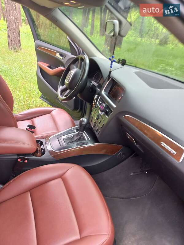 Внедорожник / Кроссовер Audi Q5 2010 в Гадяче