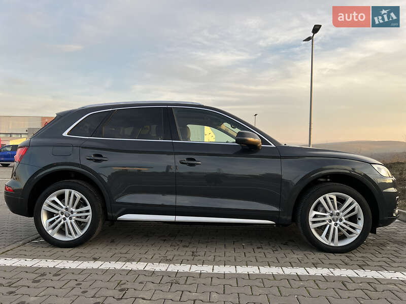 Внедорожник / Кроссовер Audi Q5 2018 в Одессе