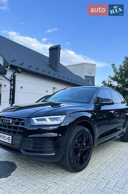 Внедорожник / Кроссовер Audi Q5 2017 в 