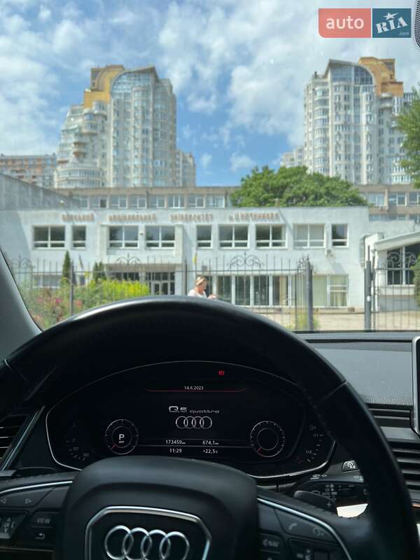 Внедорожник / Кроссовер Audi Q5 2017 в Одессе