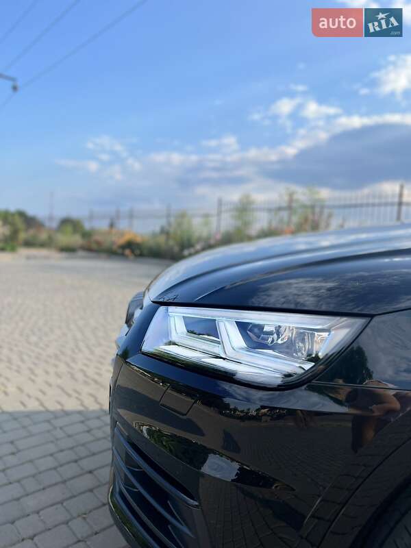 Внедорожник / Кроссовер Audi Q5 2017 в Одессе