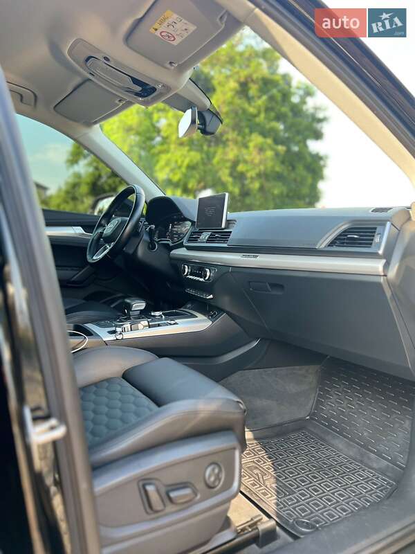 Внедорожник / Кроссовер Audi Q5 2017 в Одессе