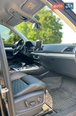 Внедорожник / Кроссовер Audi Q5 2017 в 