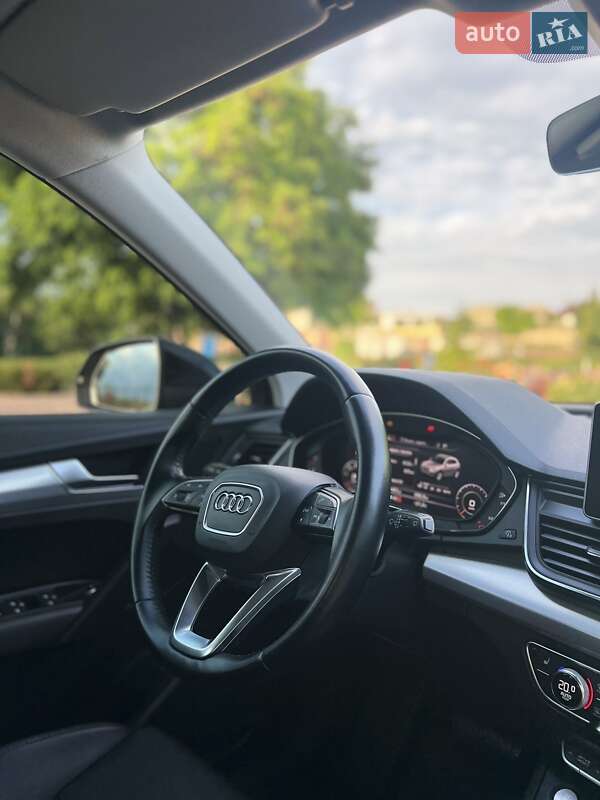 Внедорожник / Кроссовер Audi Q5 2017 в Одессе